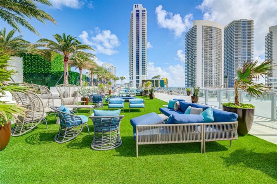Hyde Beach House 15