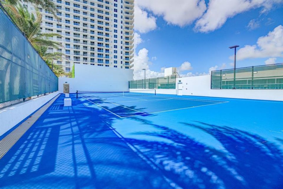 Hyde Beach House 17
