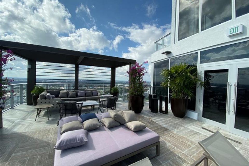 Hyde Beach House 6