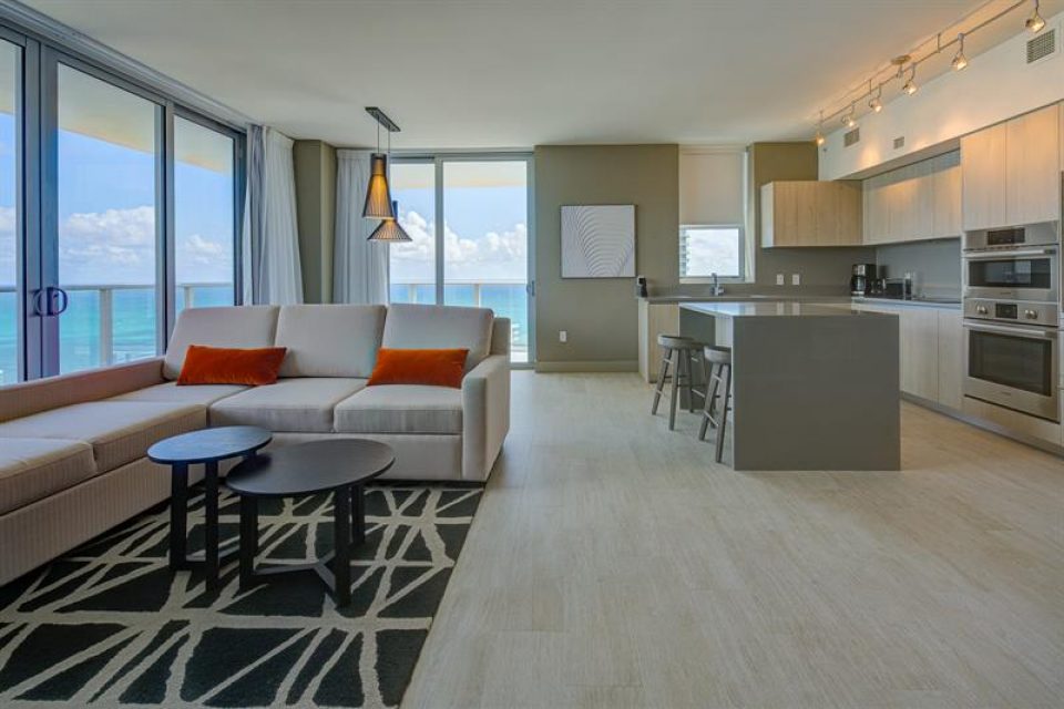 Hyde Beach House 7