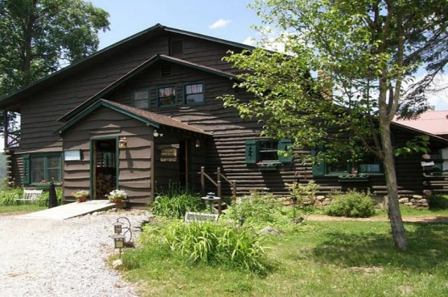 Your Very Own New York Ski Lodge Auction!