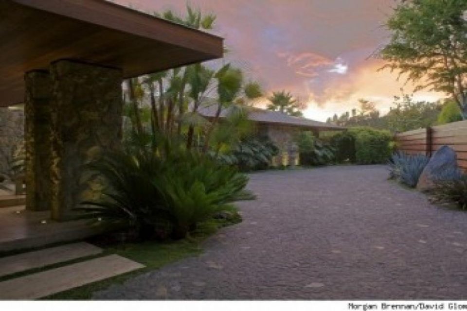 Jennifer Aniston’s Beverly Hills L.A. Home For Sale!