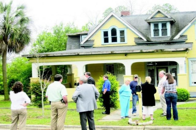 Bats Invade Georgia Foreclosure!