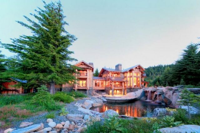 Four-Star Resort Auction!