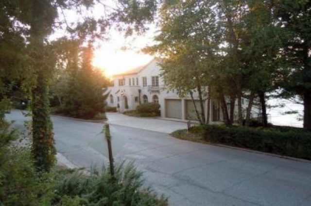 Dr. Scholl’s Lake Home!