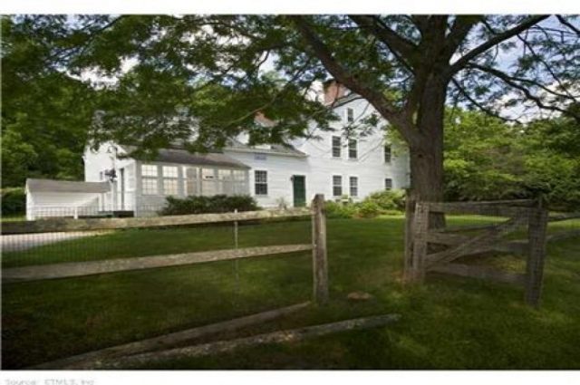 Zellweger’s Connecticut Home!