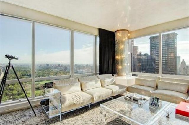 P. Diddy’s Glass Piano & 9′ TV!