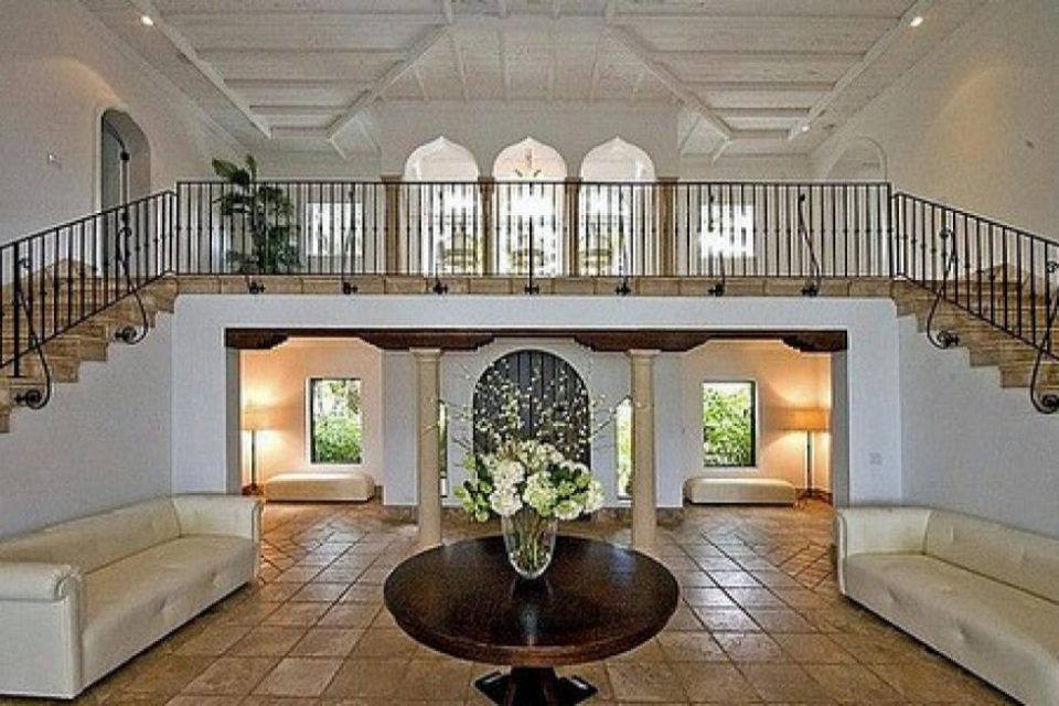 No “Gypsys, Tramps & Thieves” Here! Cher’s Former Miami Beach Estate!
