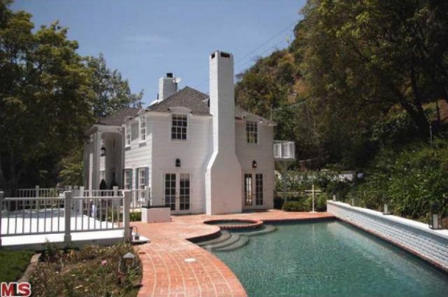 Housing Problems for Lindsay!