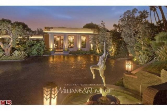 “Hurt Locker” Jeremy Renner’s House is “Da Bomb”!