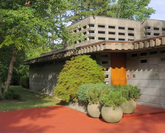 Cincinnati’s Frank Lloyd Wright Home!