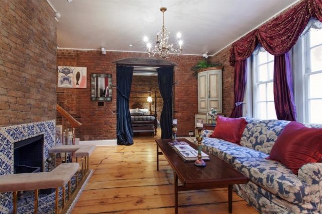 Carly Simon Anticipating Home Sale!