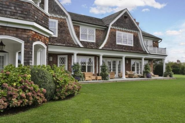 J Lo’s New Hamptons Home!