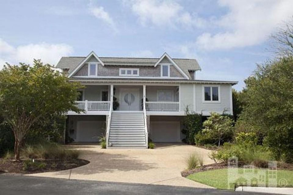 Emily’s TV “Revenge” Beach House!