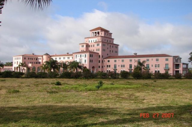 Historic Harder Hall Hotel!