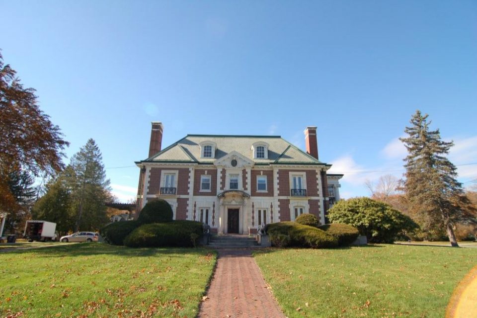 New Hampshire’s Anderson House Auction!