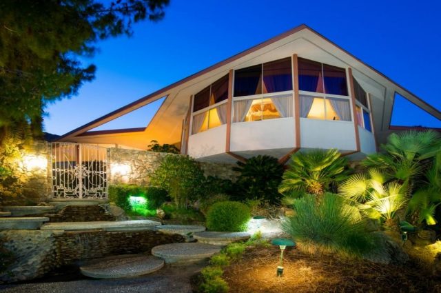 Elvis Honeymoon House!