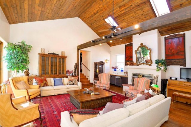 Shirley MacLaine’s New Age New Mexico Ranch!