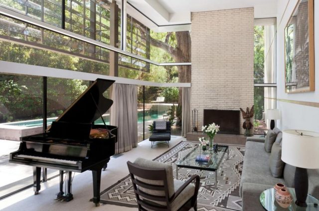Contemporary LA Home Has Ties to Errol Flynn!