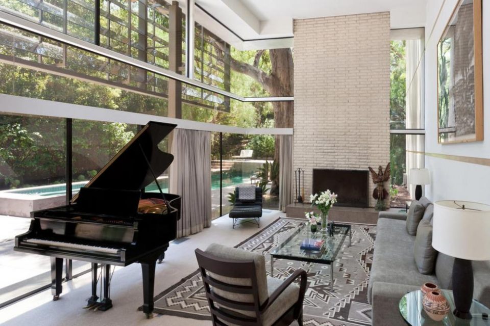 Contemporary LA Home Has Ties to Errol Flynn!