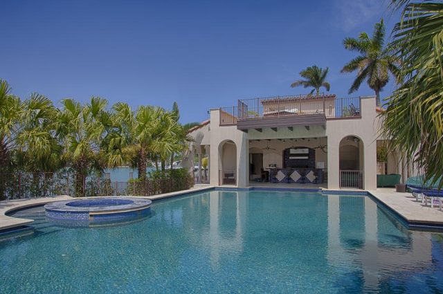 Matt Damon Finally Sells Old Florida Mansion!