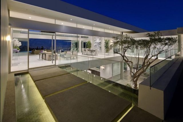 A New LA Contemporary!