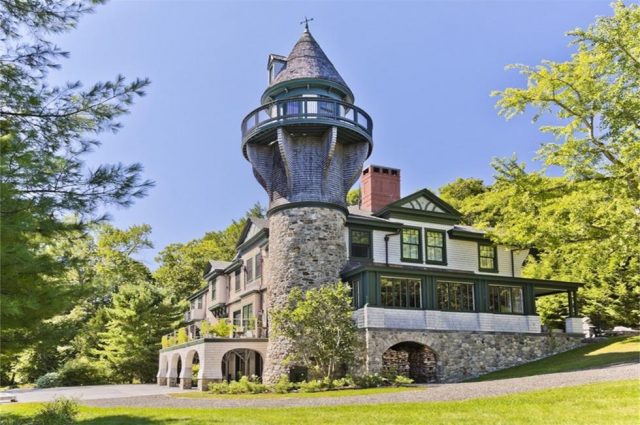 Maine Carriage House!