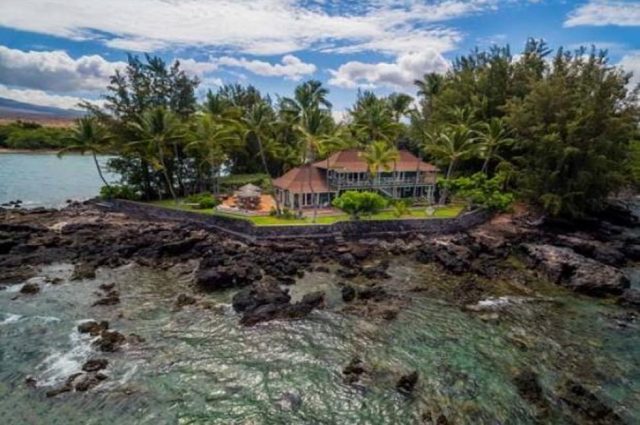 Neil Young’s Hawaii Beach House!