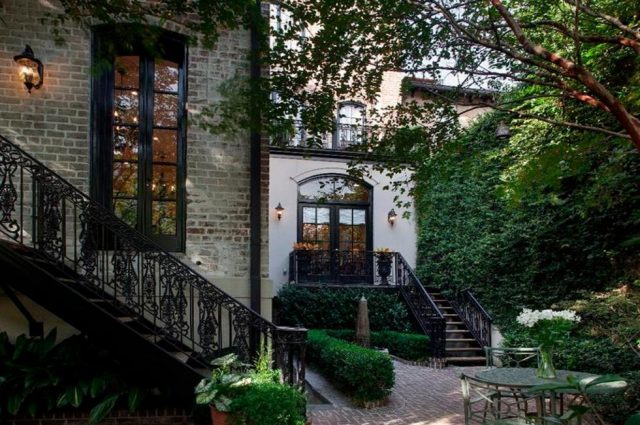 Monterey Square in Savannah!