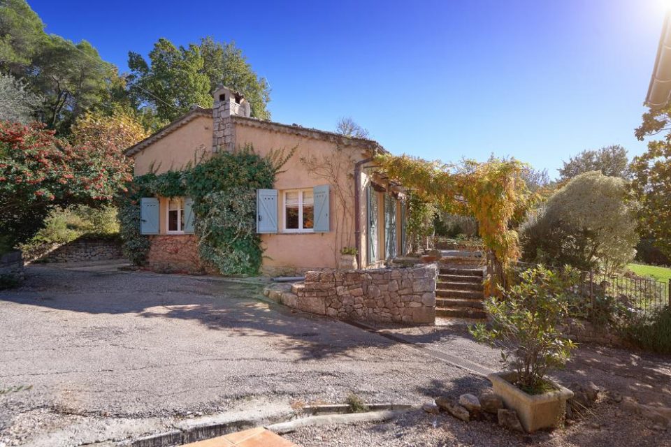 Julia Child’s French Vacation Home!