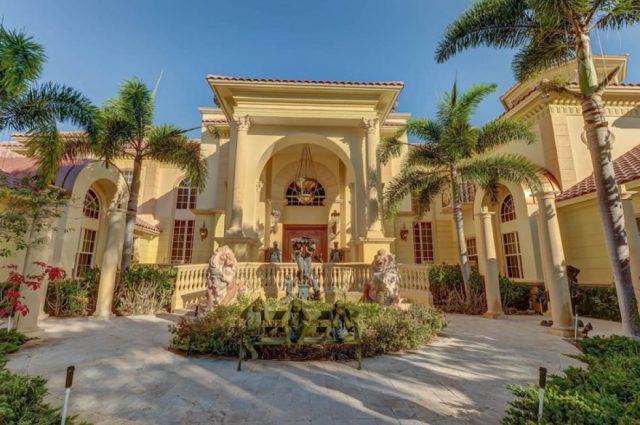 Court of Versailles Auction!
