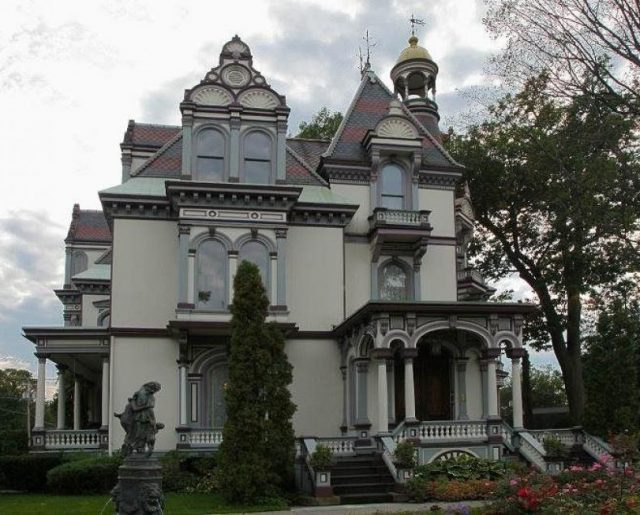 Saratoga Springs Mansion!