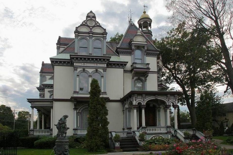 Saratoga Springs Mansion!