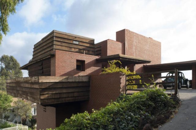 Frank Lloyd Wright’s California Contemporary Auction!