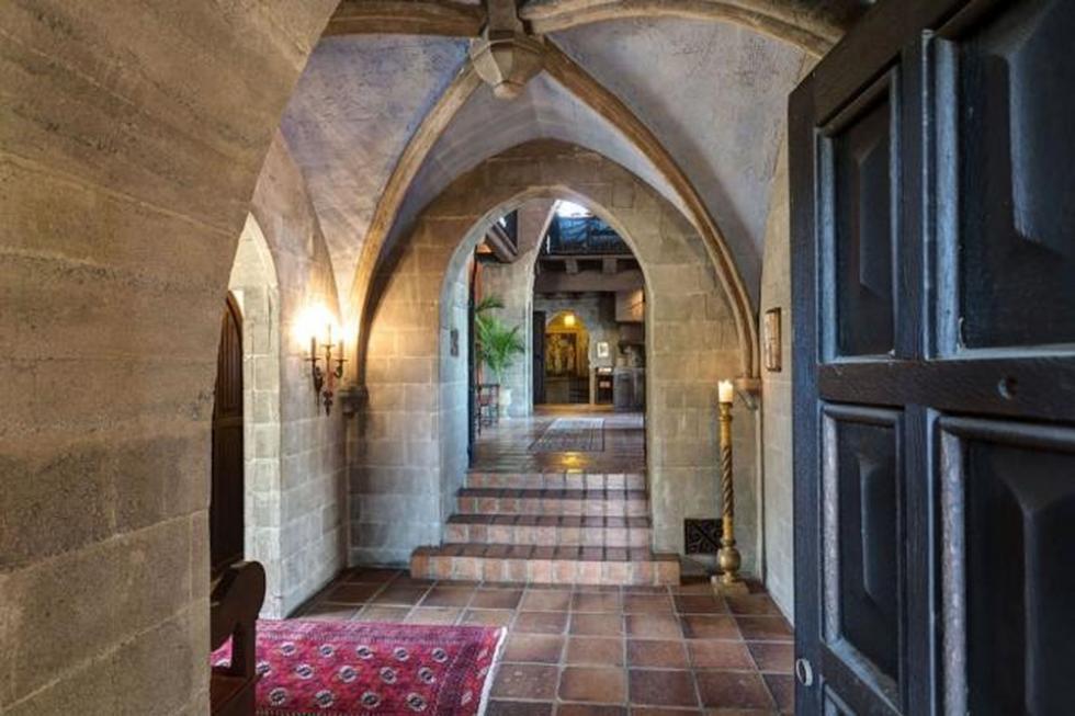 California Castle Was Inspired By French Medieval Cloister Top Ten