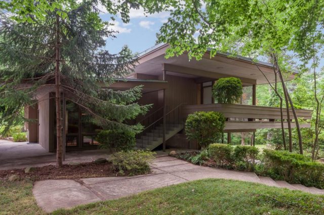 James Taylor’s Childhood Home Auction!