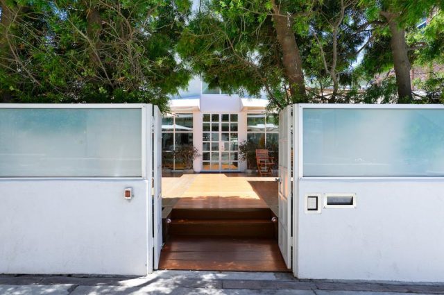 Eric Clapton’s Beach House!