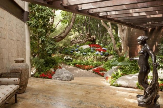 Johnny Carson’s Malibu Beach Home!