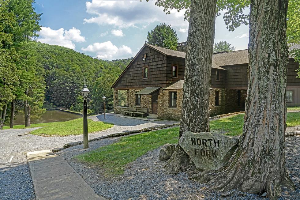 discovering-pennsylvania-s-elk-herd-at-the-elk-country-visitor-center