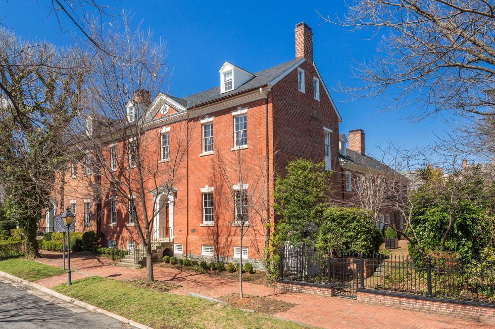Robert E. Lee's Childhood Home! | Top Ten Real Estate Deals