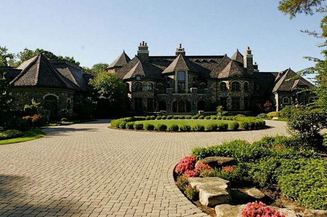 The Amazing Pizza Hut Estate!