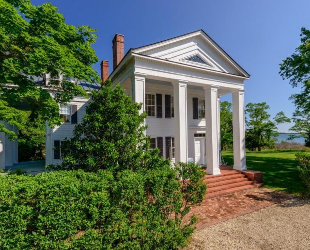 Christie Brinkley Sells One of Her Hamptons Homes!