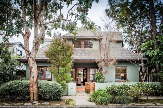 Tour the ‘Cheers’ TV Executive Producer’s Home!