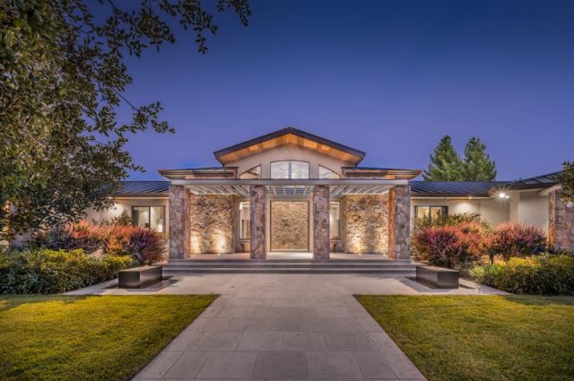 Lamar Hunt’s Super Estate & Vineyard