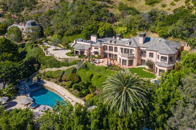 Kelsey Grammer’s Longtime Malibu Mansion!