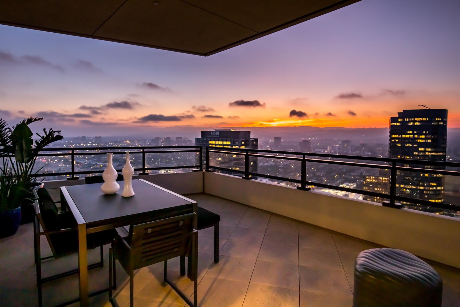 Matthew Perry   s Jaw-Dropping Penthouse  Top Ten Real Estate Deals