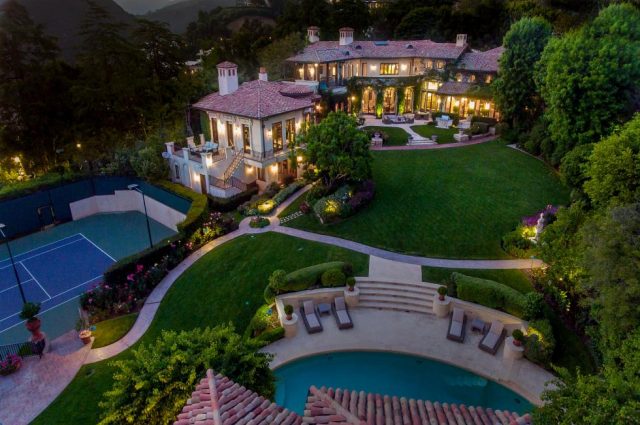 Sugar Ray Leonard Lists His LA Estate!