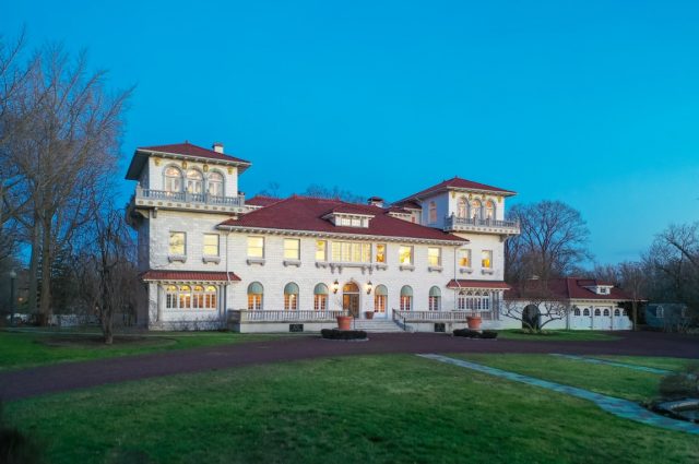 Gloria Swanson’s New Jersey Mansion!