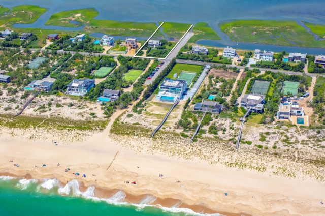 Mel Brooks & Anne Bancroft’s Hamptons Beach Cottage!