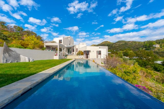 International Celebrity Decorator’s Home for Sale!